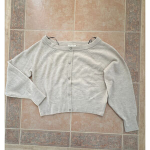 H &‎ M Button front light weigh sweater Women size L